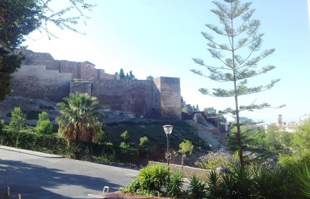 Apartamentos Clavero Málaga Oda fotoğraf