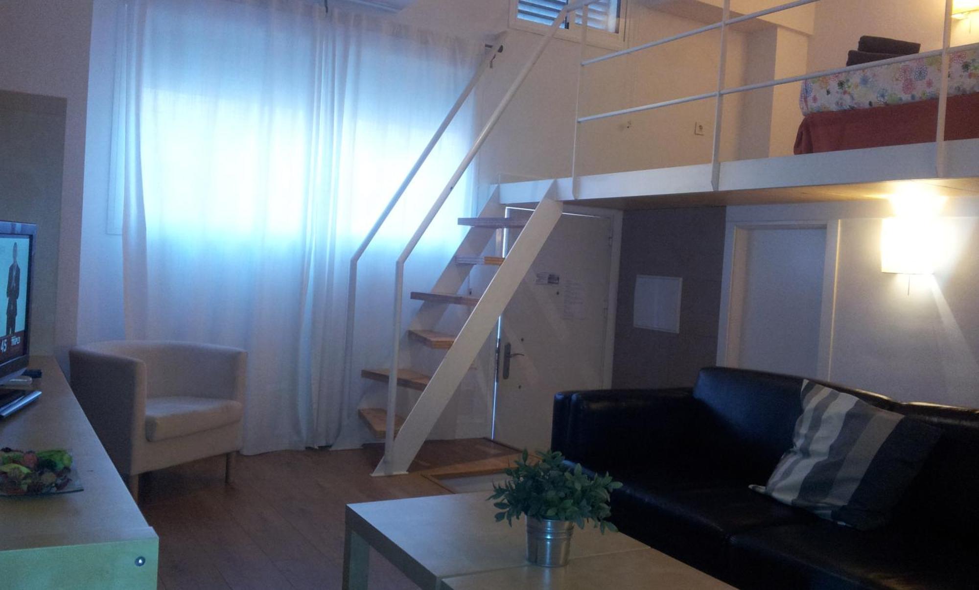 Apartamentos Clavero Málaga Oda fotoğraf