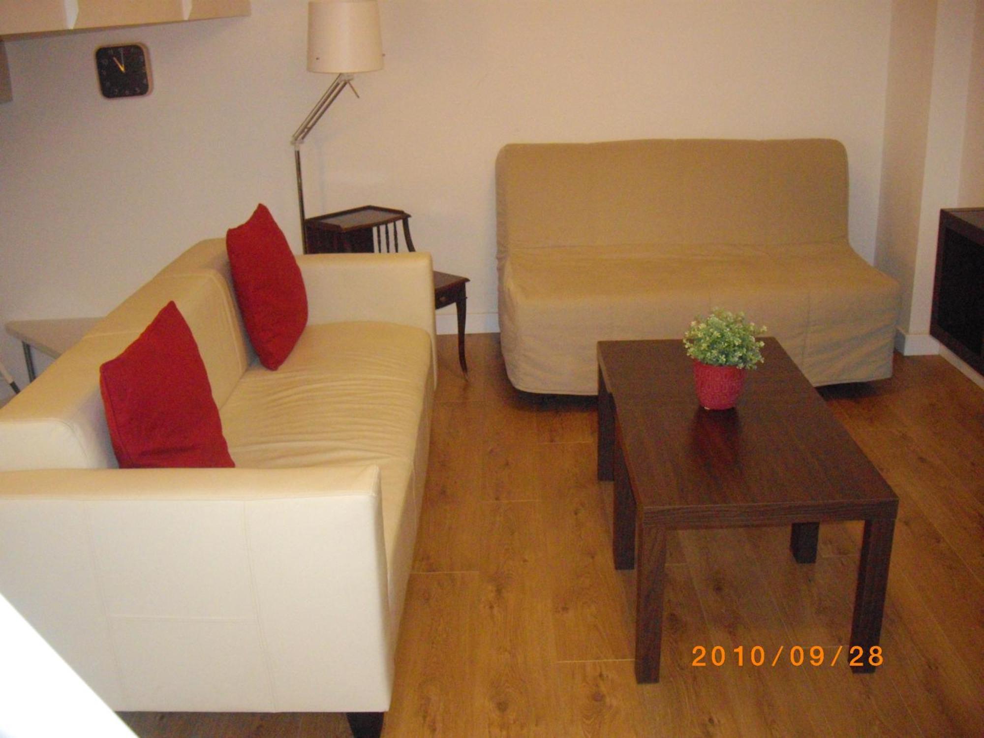 Apartamentos Clavero Málaga Oda fotoğraf