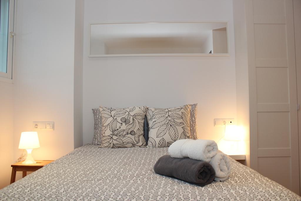 Apartamentos Clavero Málaga Oda fotoğraf