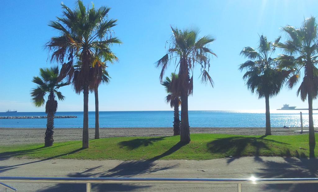 Apartamentos Clavero Málaga Oda fotoğraf