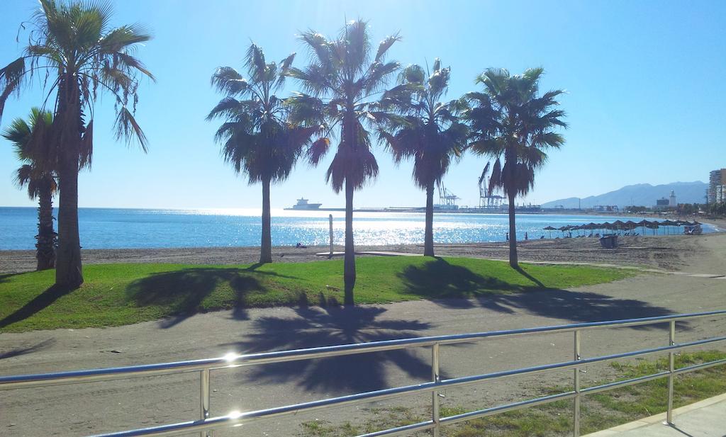 Apartamentos Clavero Málaga Oda fotoğraf