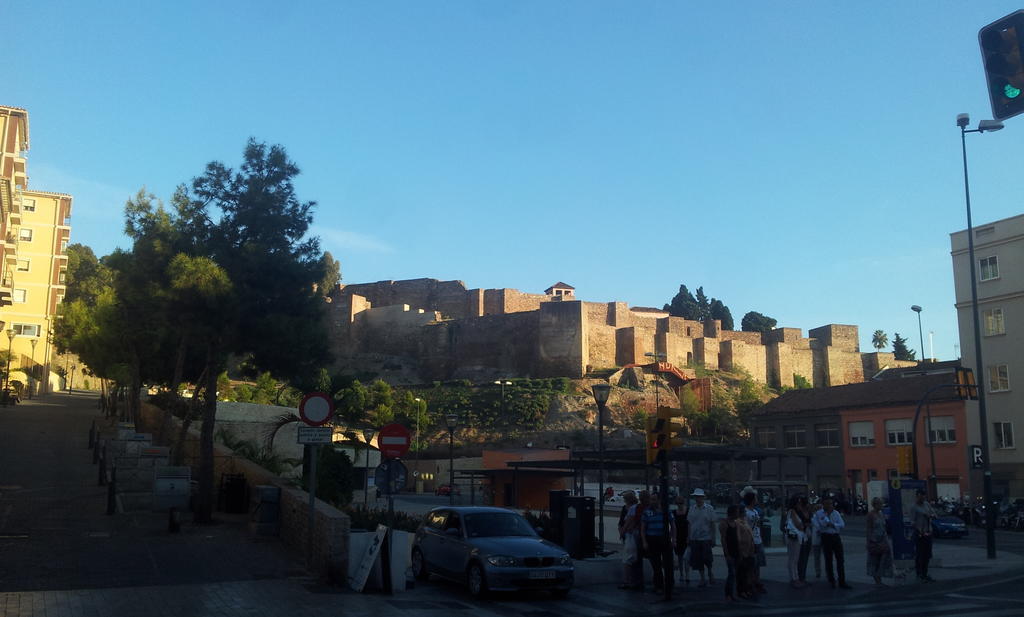 Apartamentos Clavero Málaga Oda fotoğraf