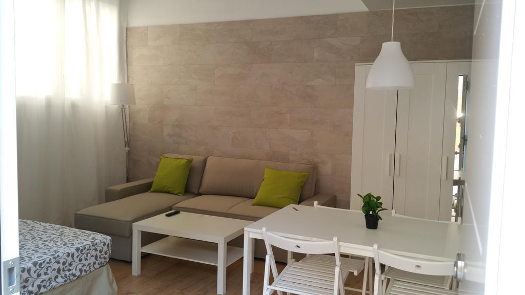 Apartamentos Clavero Málaga Dış mekan fotoğraf
