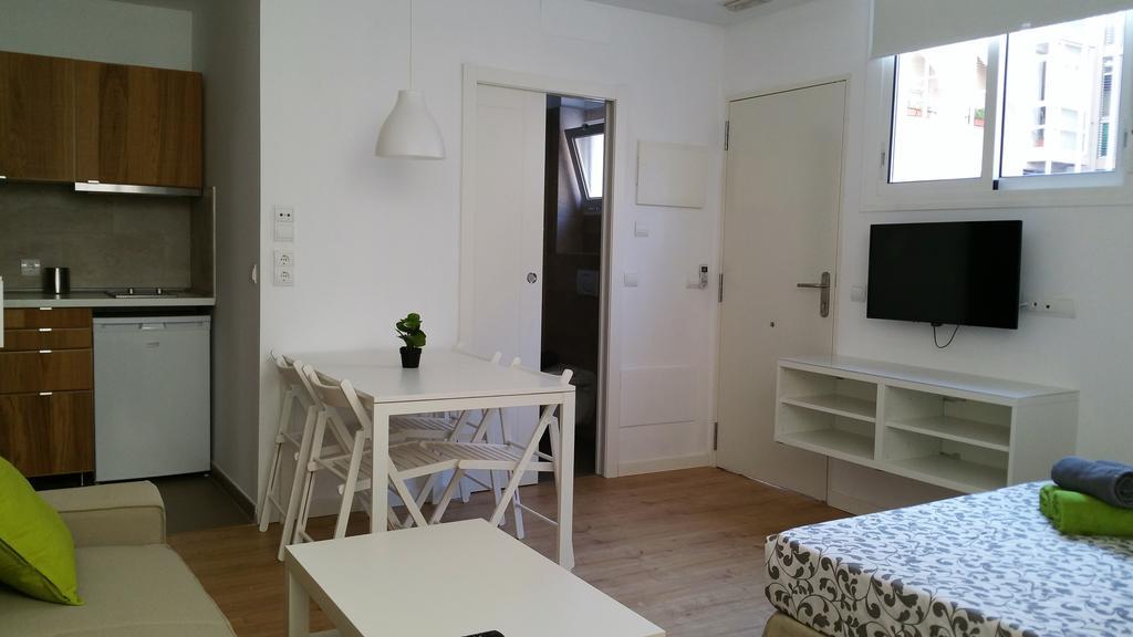 Apartamentos Clavero Málaga Dış mekan fotoğraf