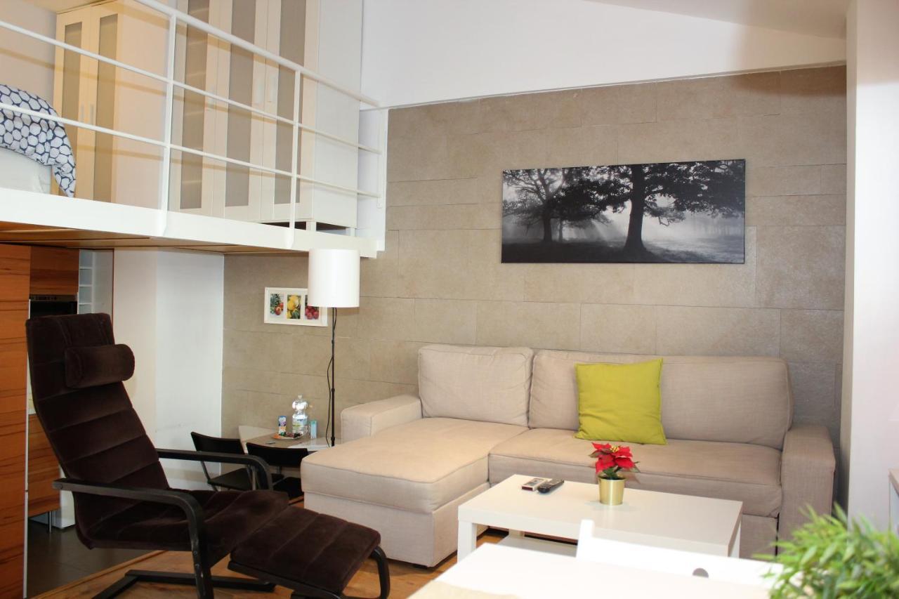 Apartamentos Clavero Málaga Dış mekan fotoğraf